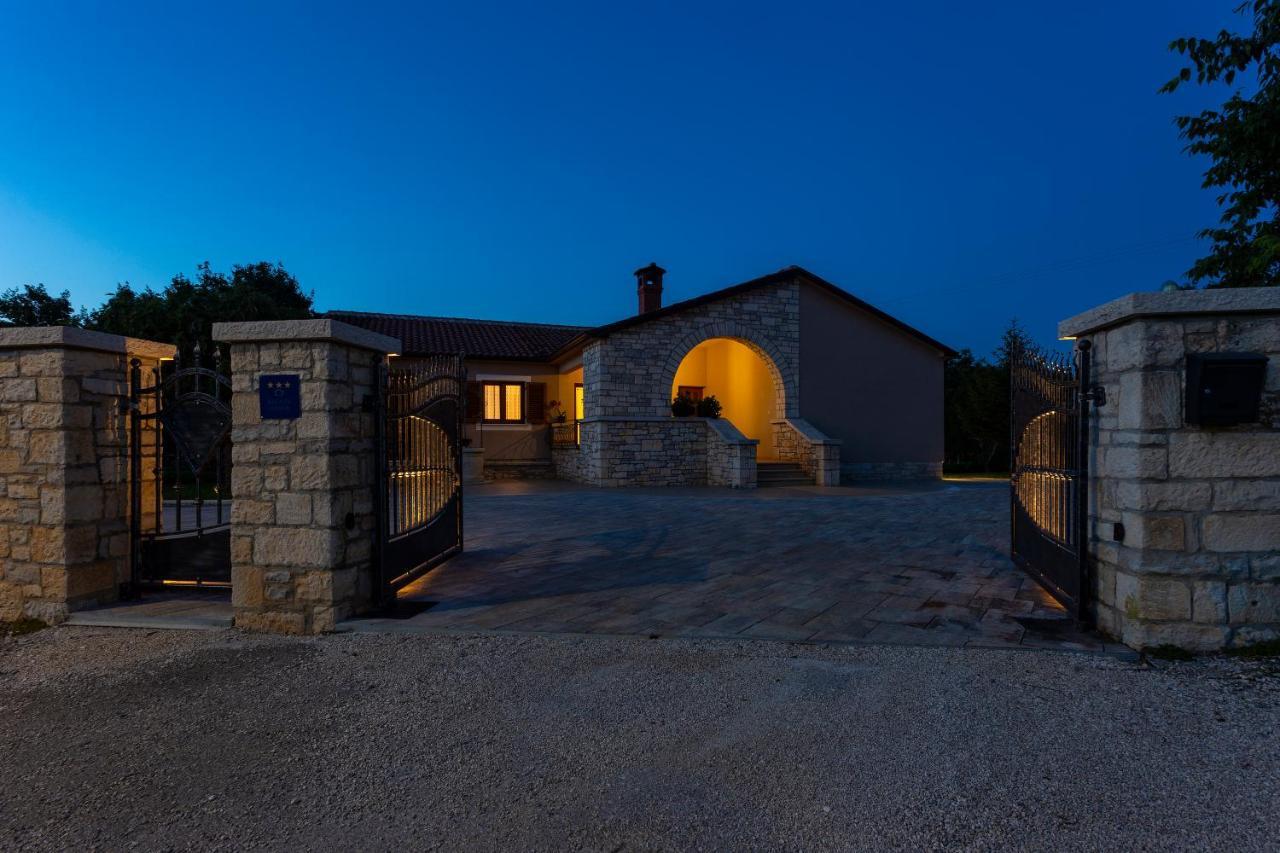Villa Krizanci Žminj Eksteriør bilde