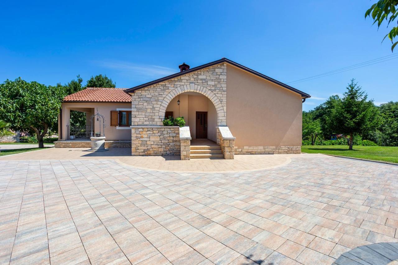 Villa Krizanci Žminj Eksteriør bilde