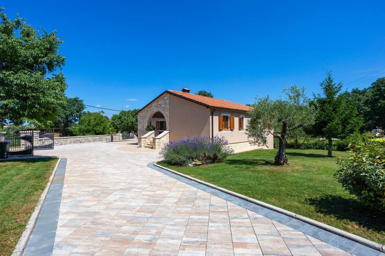 Villa Krizanci Žminj Eksteriør bilde